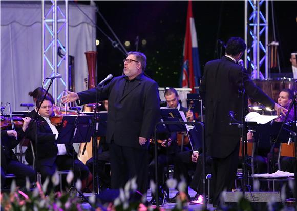 Koncert orkestra Zagrebačke filharmonije i zvijezda hrvatske glazbene scene povodom Dana državnosti