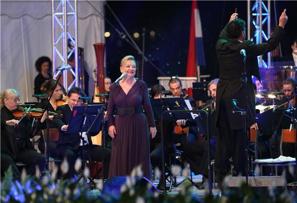 Koncert orkestra Zagrebačke filharmonije i zvijezda hrvatske glazbene scene povodom Dana državnosti