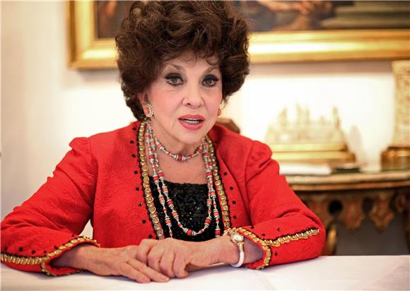 FILE ITALY GINA LOLLOBRIGIDA BIRTHDAY