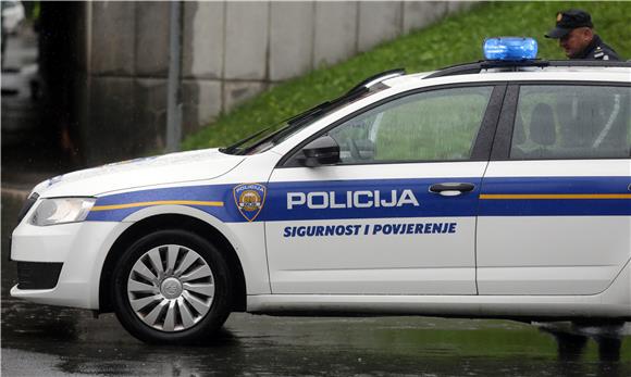 Imotski - otkaz policajcu koji je "posudio" tuđi automobil