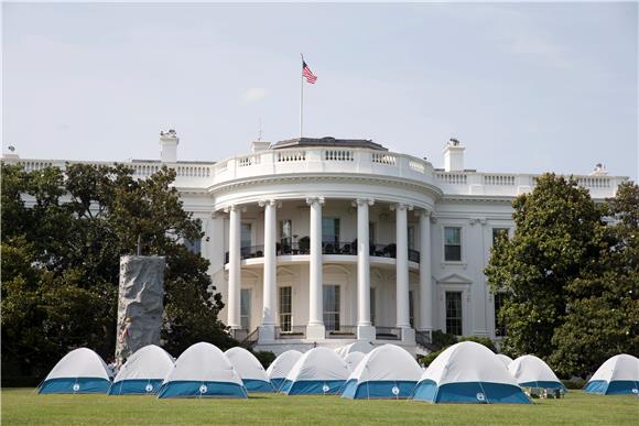 USA FIRST LADY WHITE HOUSE CAMPING