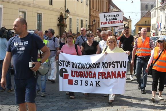 Udruga Franak prosvjedovala je na Markovu trgu 03.07.2015.