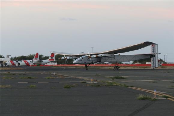 Solar Impulse 2 na manje od dva sata od Havaja