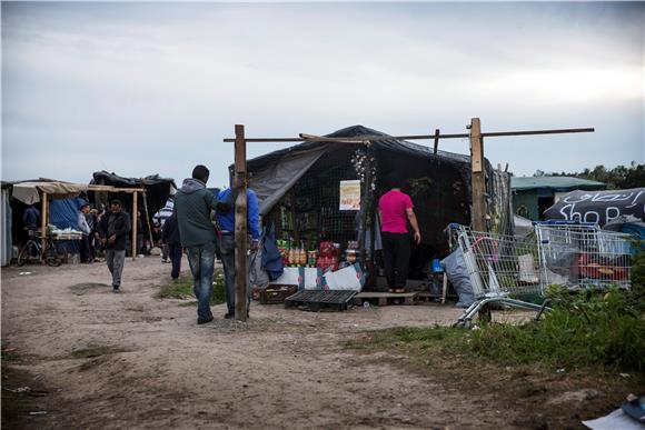 Zbog izbjeglica u Calaisu problemi u prometu tunelom ispod La Manchea