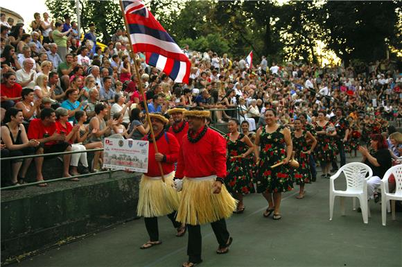 U Karlovcu počeo 18. međunarodni festival folklora 