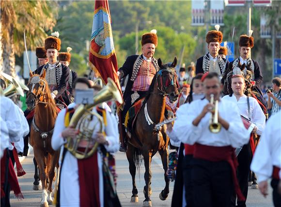 Split: Prvi put u povijesti održan mimohod sinjskih alkara