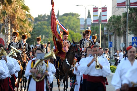 Split: Prvi put u povijesti održan mimohod sinjskih alkara