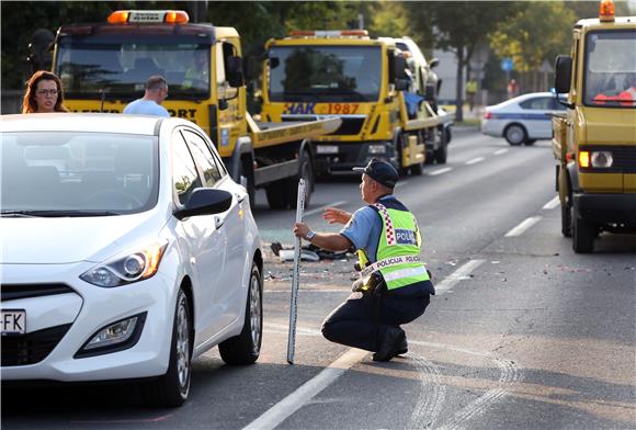 Zagreb: sudar šest automobila, dvije osobe ozlijeđene 