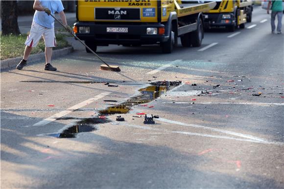 Zagreb: sudar šest automobila, dvije osobe ozlijeđene 