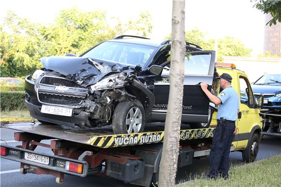 Zagreb: sudar šest automobila, dvije osobe ozlijeđene 