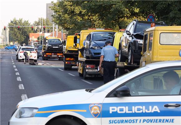 Zagreb: sudar šest automobila, dvije osobe ozlijeđene 