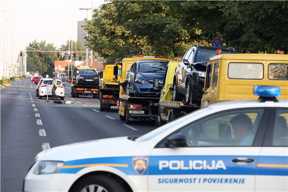 Zagreb: sudar šest automobila, dvije osobe ozlijeđene 