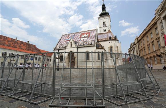 Prosvjedna akcija Visia Croatice ispred Vlade