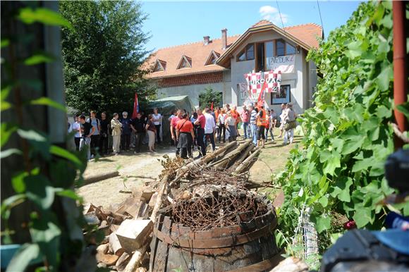 Deložacija obitelji Cvjetković iz kuće na zagrebačkom Bukovcu