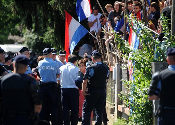 Deložacija obitelji Cvjetković iz kuće na zagrebačkom Bukovcu