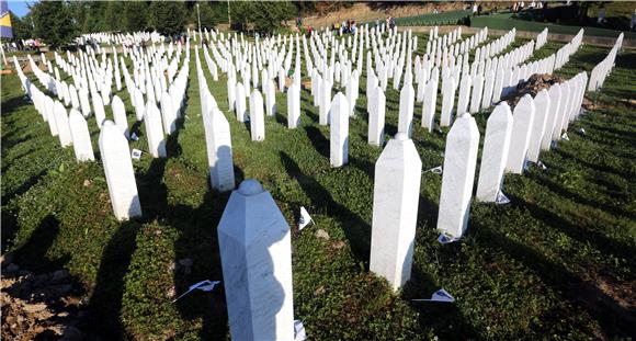 SREBRENICA Obilježavanje 20. godišnjice genocida u Srebrenici, dosad najveće okupljanje