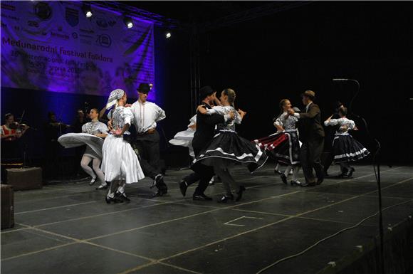 Završio 18. Međunarodni festival folklora u Karlovcu 