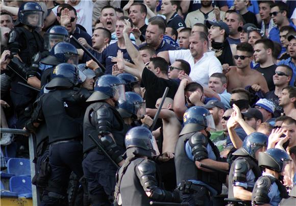 Sukob pred početak derbija Dinamo - Hajduk