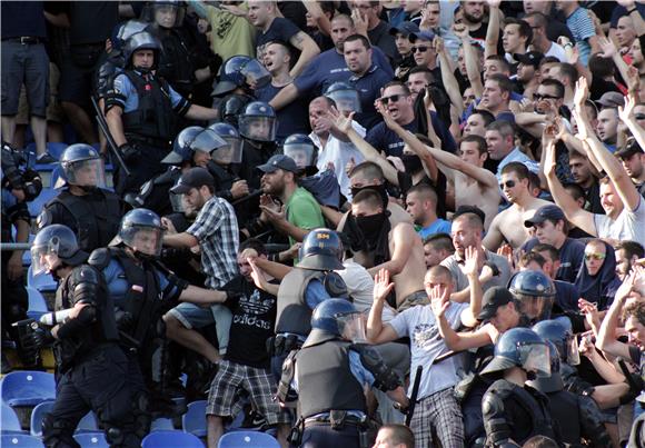 Sukob pred početak derbija Dinamo - Hajduk