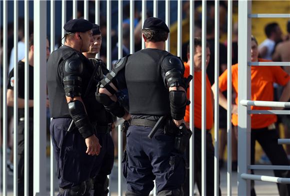 Policija osigurava derbi Dinamo - Hajduk