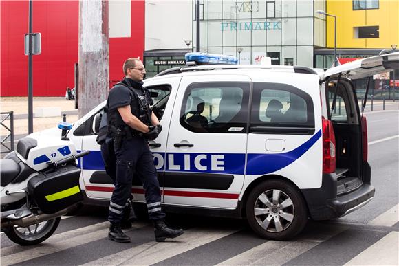 FRANCE PARIS ROBBERY HOSTAGES