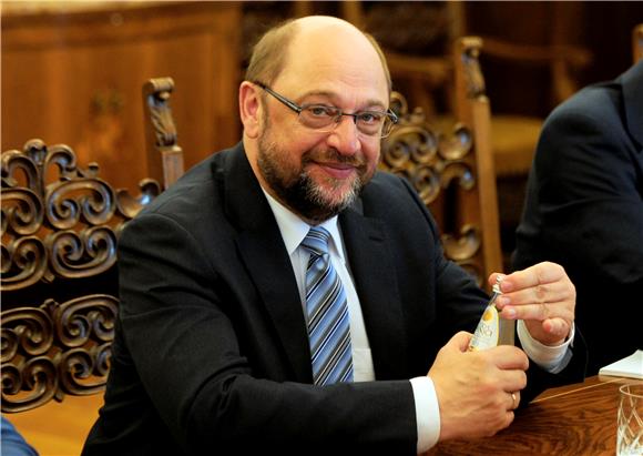 Schulz: otvaranje pregovaračkih poglavlja EU sa Srbijom moguće do kraja godine 