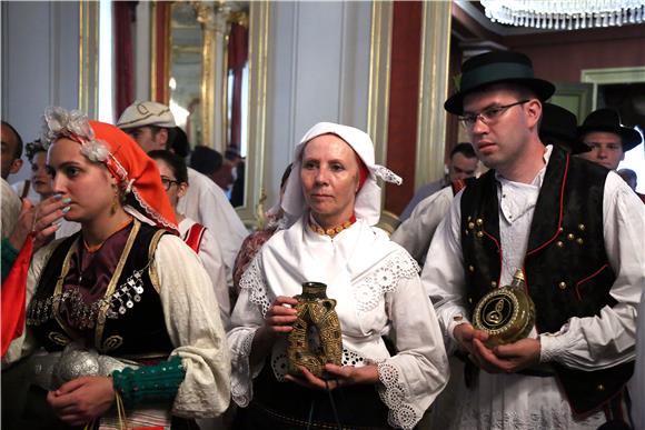 Gradonačelnik Bandić primio sudionike 49. međunarodne smotre folklora