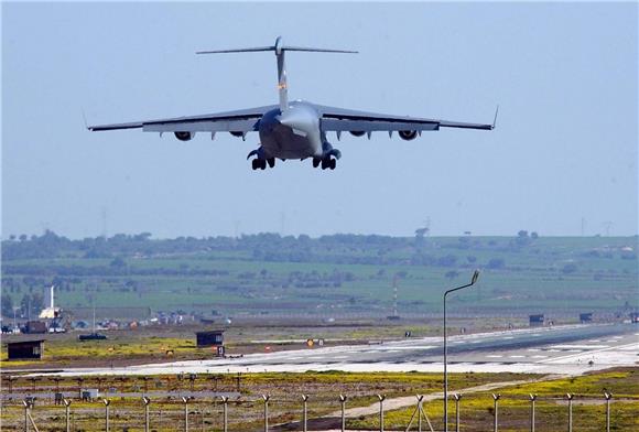 Turska potvrdila simultane napade protiv IS-a i PKK