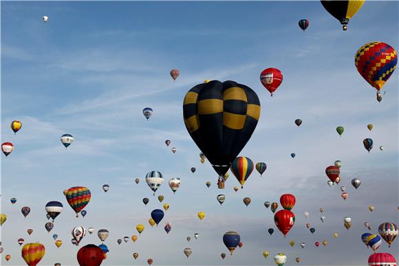 FRANCE HOT AIR BALLOONS