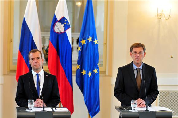 Medvedev i Cerar za obostranu obustavu sankcija EU-a i Rusije