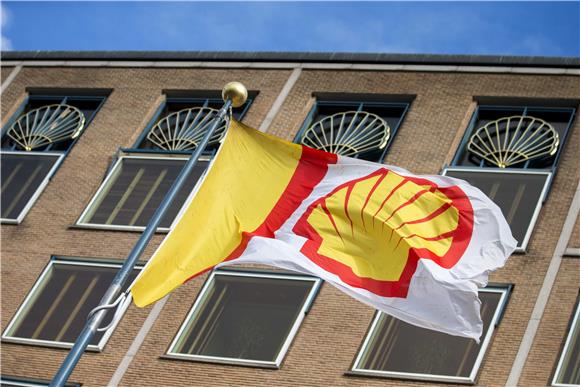 NETHERLANDS SHELL JOB CUTS