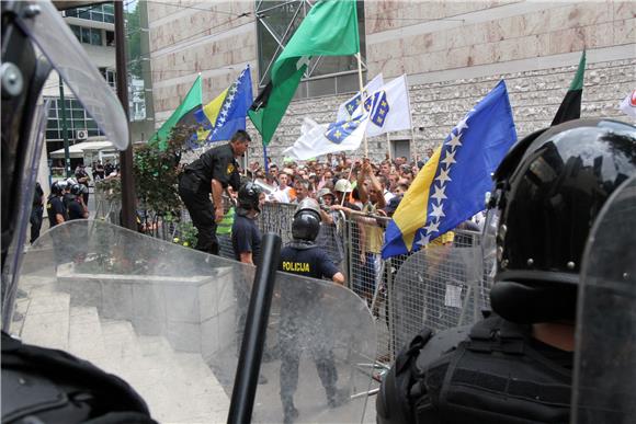 Prosvjedi sindikata u Sarajevu zbog novog, EU zakona o radu 