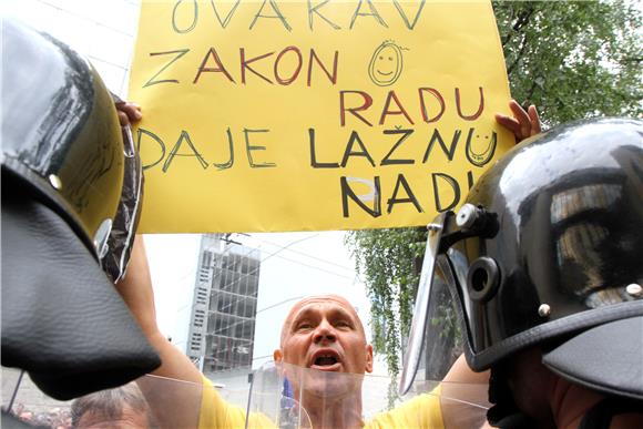 Sindikati posvađani, hitna sjednica Zastupničkog doma FBiH o Zakonu o radu