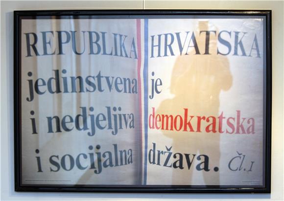 Otvorena izložba 'Hrvatski ratni plakat u Domovinskom ratu'