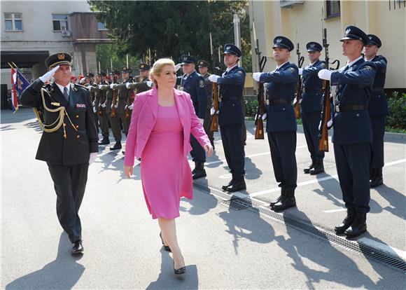 PROSLAVA OLUJE - Predsjednica Grabar-Kitarović na svečanoj akademiji u MORH-u