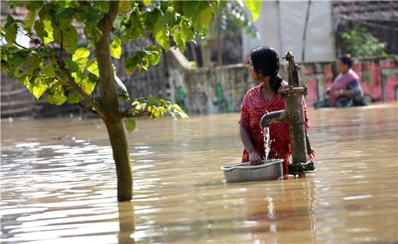 epaselect INDIA WEATHER FLOOD VICTIMS