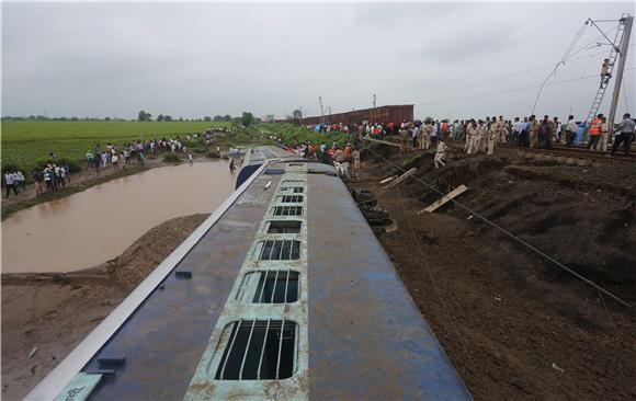 INDIA TRAIN ACCIDENT