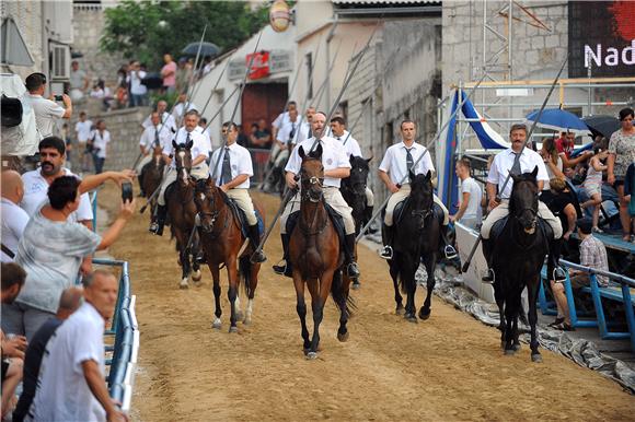 Sinj: Uoči 300-te Sinjske alke održala se Bara