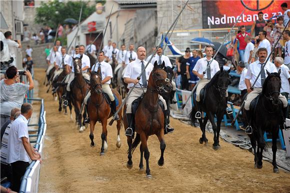 Sinj: Uoči 300-te Sinjske alke održala se Bara