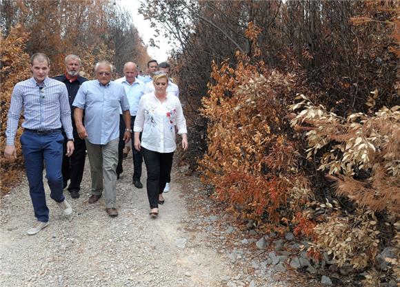 President Grabar-Kitarovic visits Adriatic islands and Peljesac peninsula