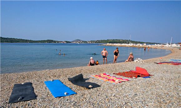 Dalmatinski gradovi protiv besplatne rezervacije mjesta na plažama ručnicima 