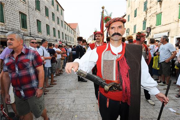 Sinj: procesija u povodu Velike Gospe 15.08.2015.