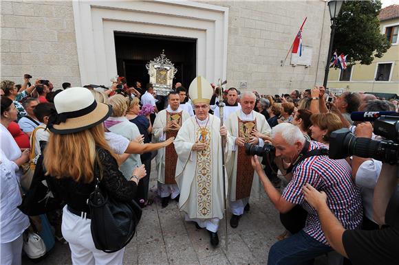 Sinj: procesija u povodu Velike Gospe 15.08.2015.