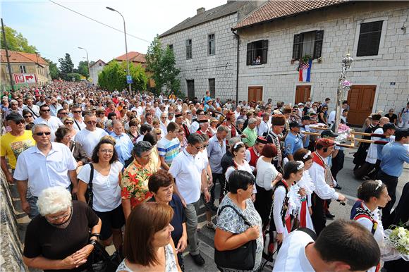 Sinj: procesija u povodu Velike Gospe 15.08.2015.