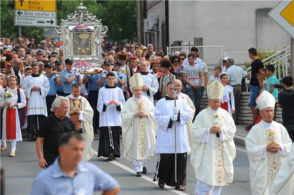 Sinj: procesija u povodu Velike Gospe 15.08.2015.