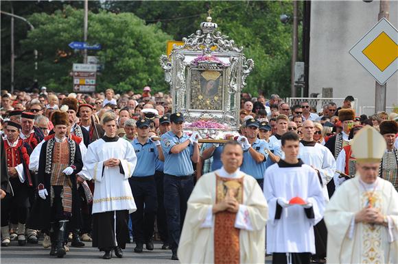 Sinj: procesija u povodu Velike Gospe 15.08.2015.