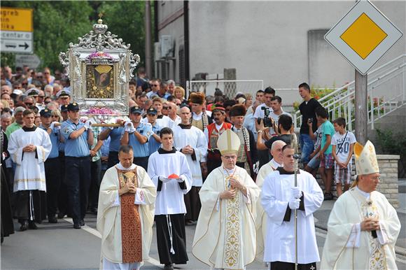 Sinj: procesija u povodu Velike Gospe 15.08.2015.