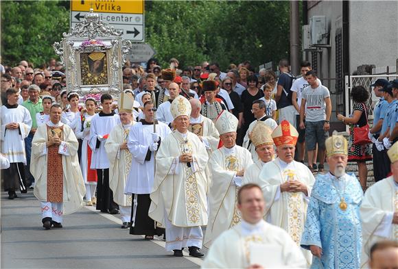 Sinj: procesija u povodu Velike Gospe 15.08.2015.