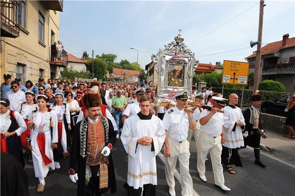 Sinj: procesija u povodu Velike Gospe 15.08.2015.