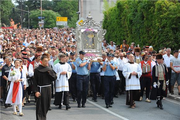 Sinj: procesija u povodu Velike Gospe 15.08.2015.